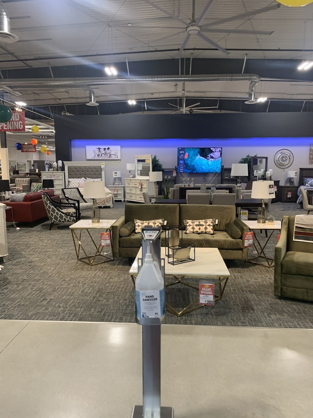Leons Furniture | 2977 Forest Rd, Stratford, ON N5A 6S5, Canada | Phone: (519) 305-5366