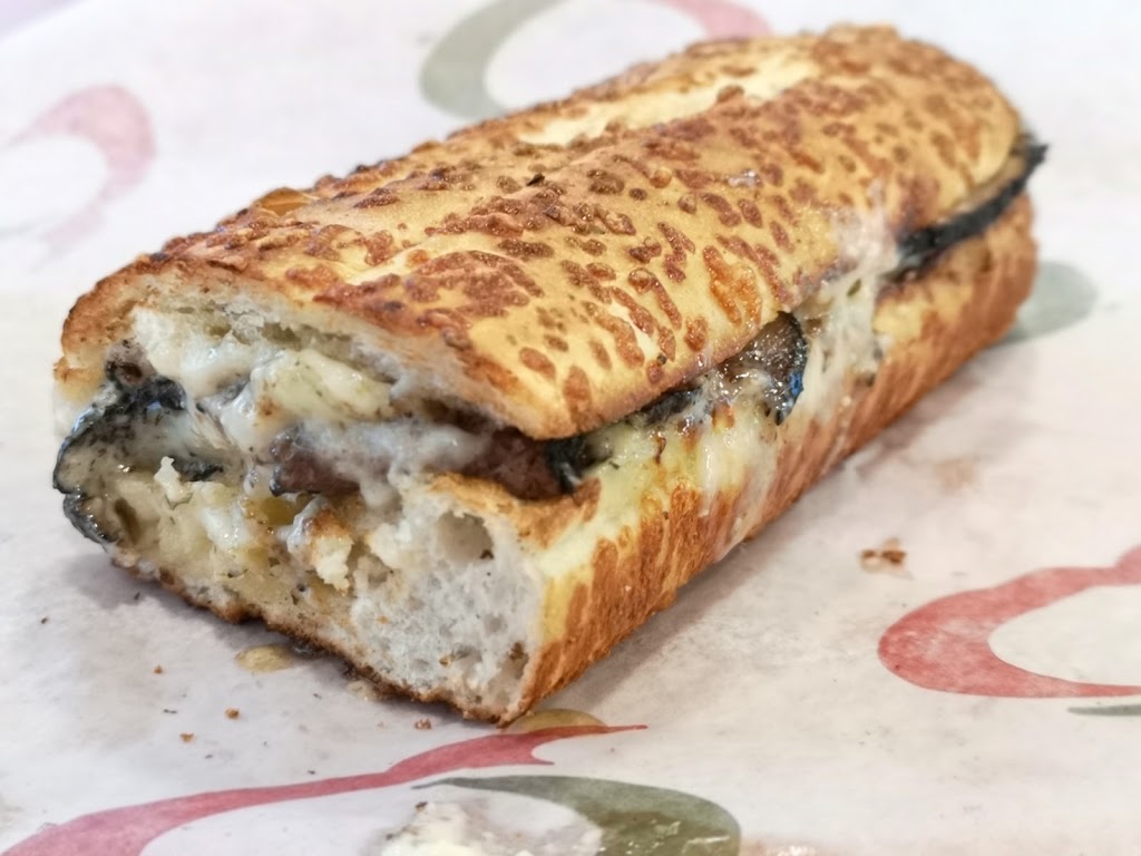 Quiznos | 223 North Service Rd W Bldg A, Oakville, ON L6M 3R2, Canada | Phone: (905) 842-3456