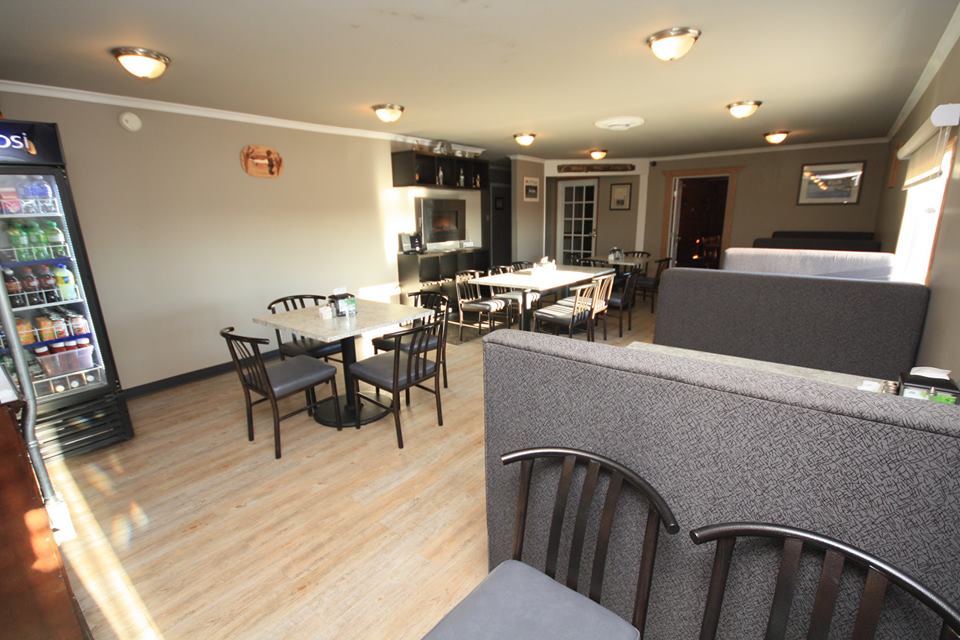 Fry-Days Restaurant & Lounge | 8156 E. PR 415 &, Highway 7, Teulon, MB R0C 3B0, Canada | Phone: (204) 886-3682