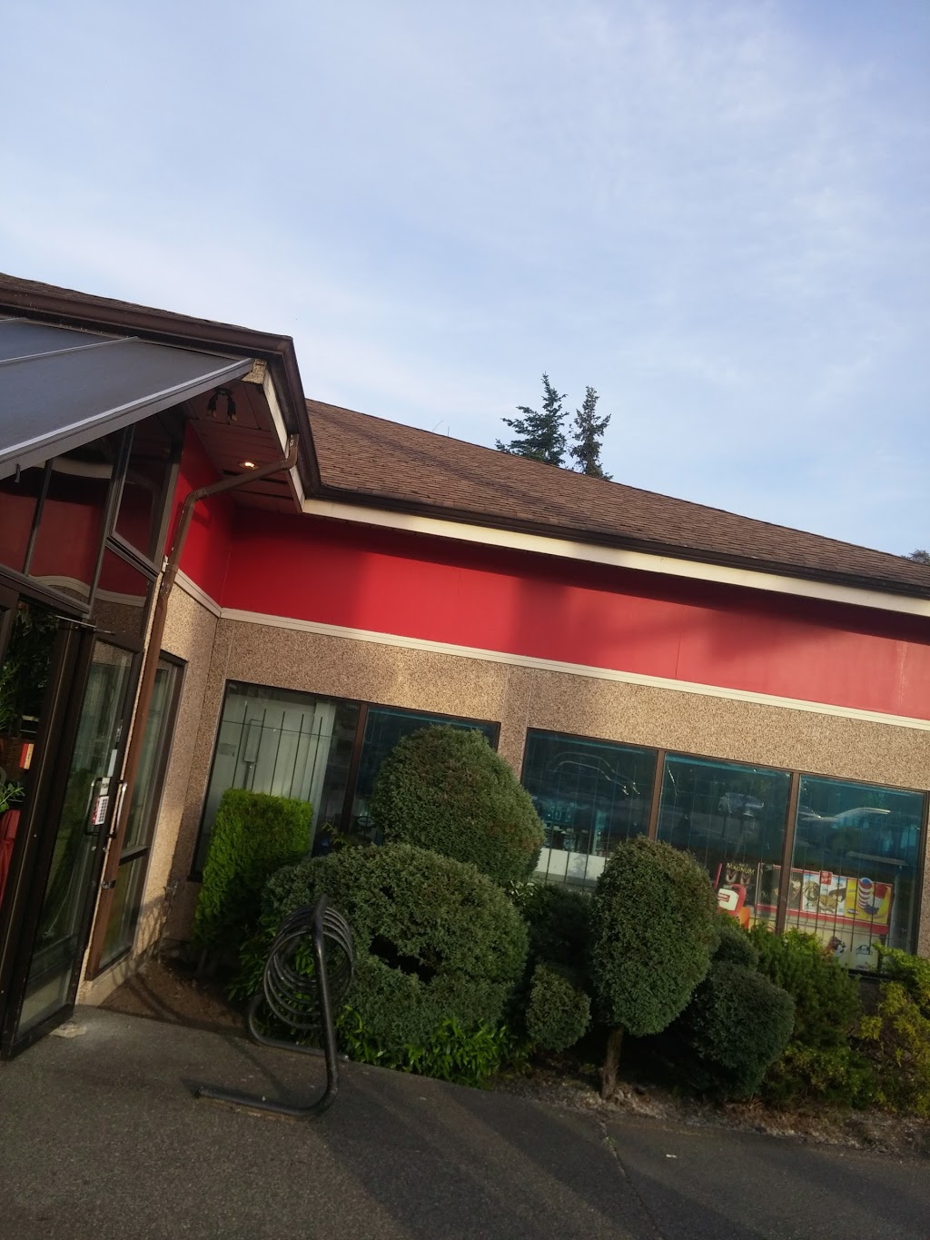Helmcken Market | 38 Helmcken Rd, Victoria, BC V8Z 5G7, Canada | Phone: (250) 479-1818