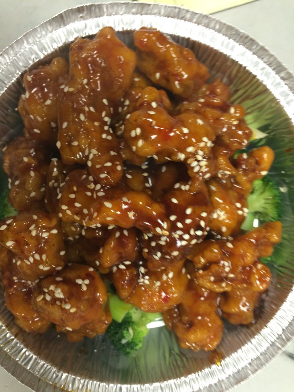 Wok-A-Way Chinese Food & Wings | 2458 Dundas St W #18, Mississauga, ON L5K 1R8, Canada | Phone: (905) 820-3838