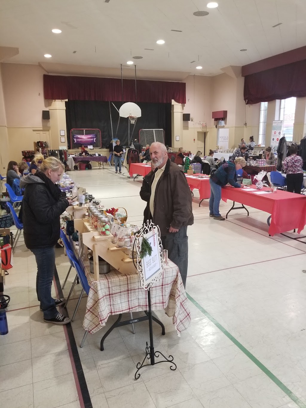 Renfrew Recreation Centre | 67 Argyle St S, Renfrew, ON K7V 1T2, Canada | Phone: (613) 432-3131