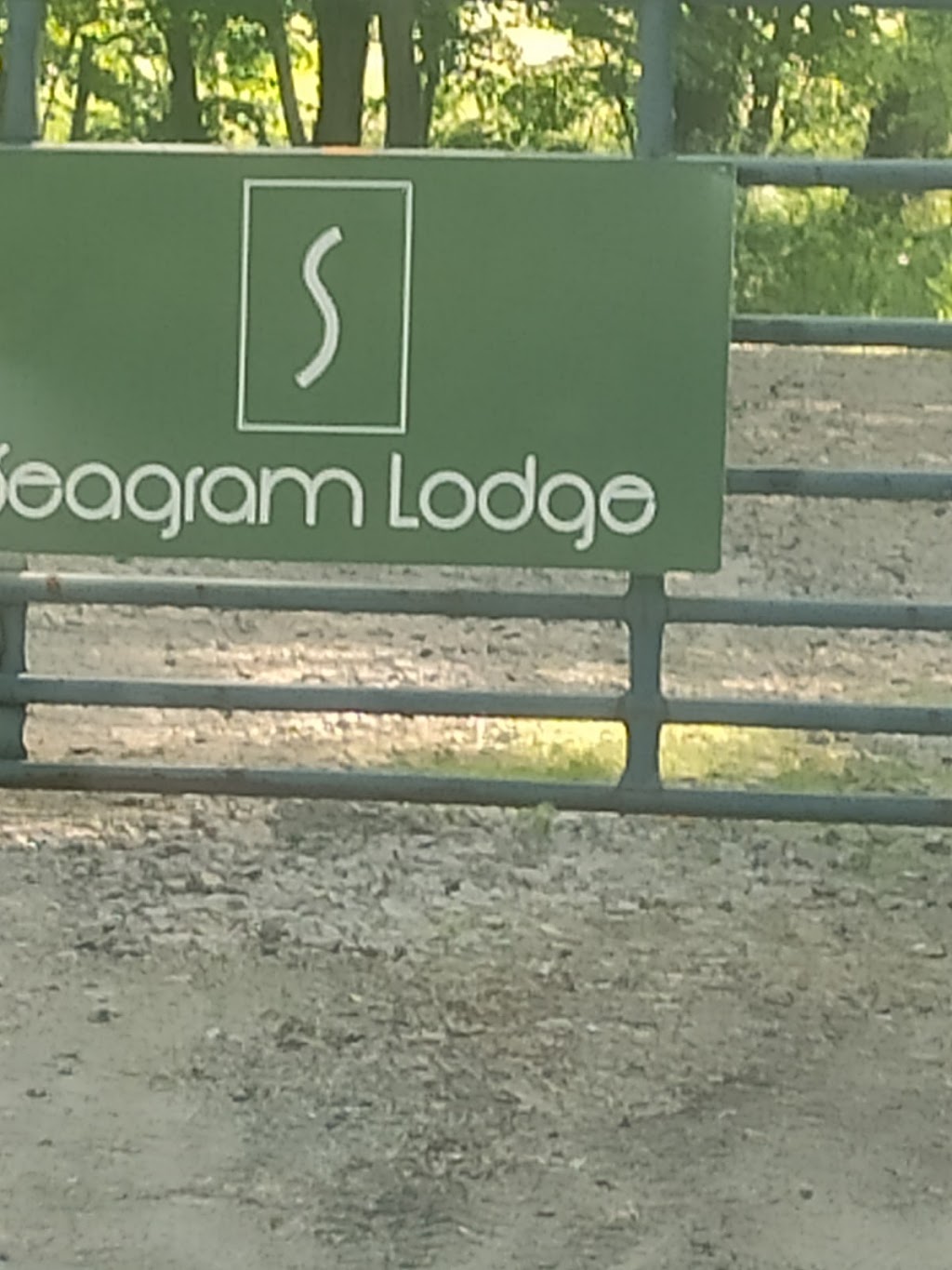 Seagram Lodge | 655 French River Rd, Alban, ON P0M 1A0, Canada | Phone: (705) 690-0975