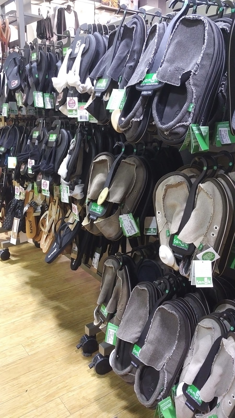 Boat House | Mic Mac Mall, 21 Micmac Blvd, Dartmouth, NS B3A 4K6, Canada | Phone: (902) 469-0586