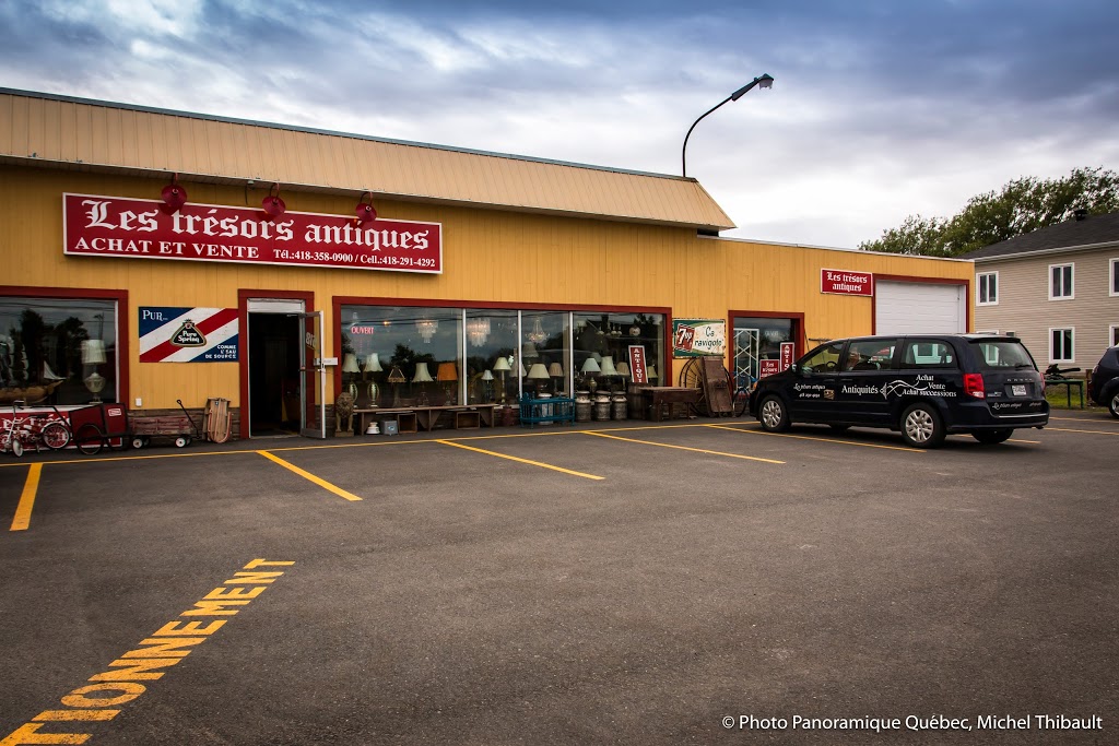 Les Trésors Antiques | 518 Route de lÉglise, Saint-Jean-Port-Joli, QC G0R 3G0, Canada | Phone: (418) 358-0900