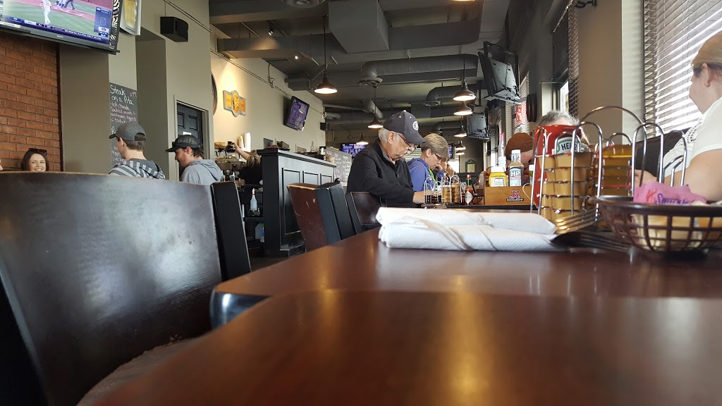 M & M Restaurant | 475 Main St, Cambridge, ON N1R 8N9, Canada | Phone: (519) 621-7161