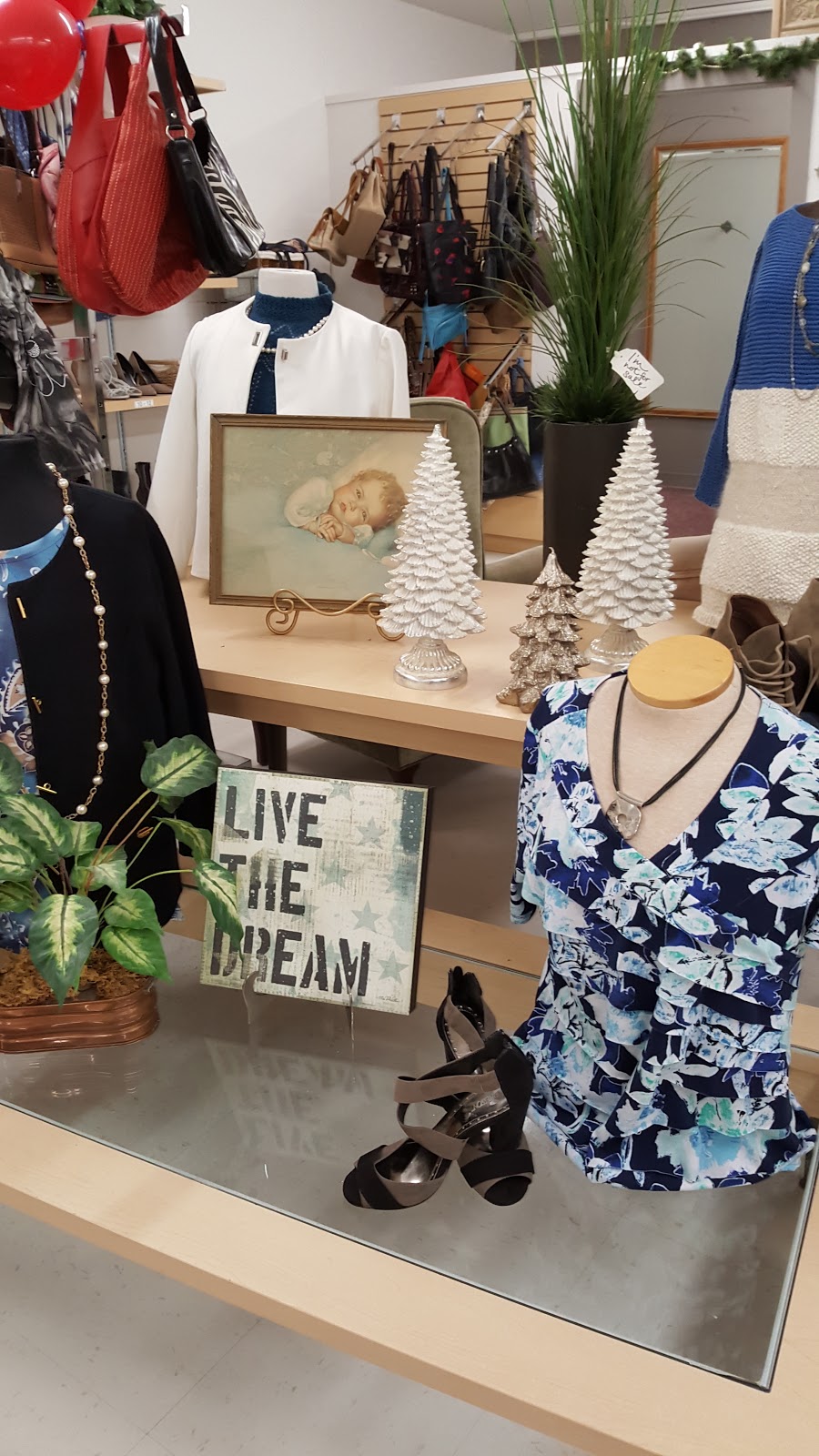 WorldServe Thrift Store White Rock | 1524 Foster St, White Rock, BC V4B 3X8, Canada | Phone: (778) 294-6800
