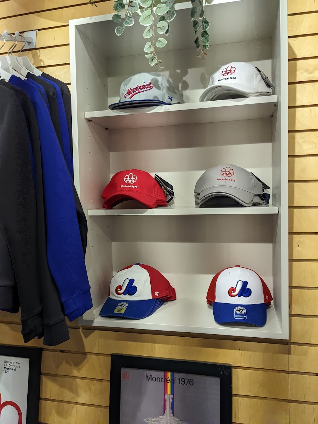 PODIUM - Comptoir santé et boutique | 3200 Rue Viau, Montréal, QC H1V 3J3, Canada | Phone: (514) 252-4141