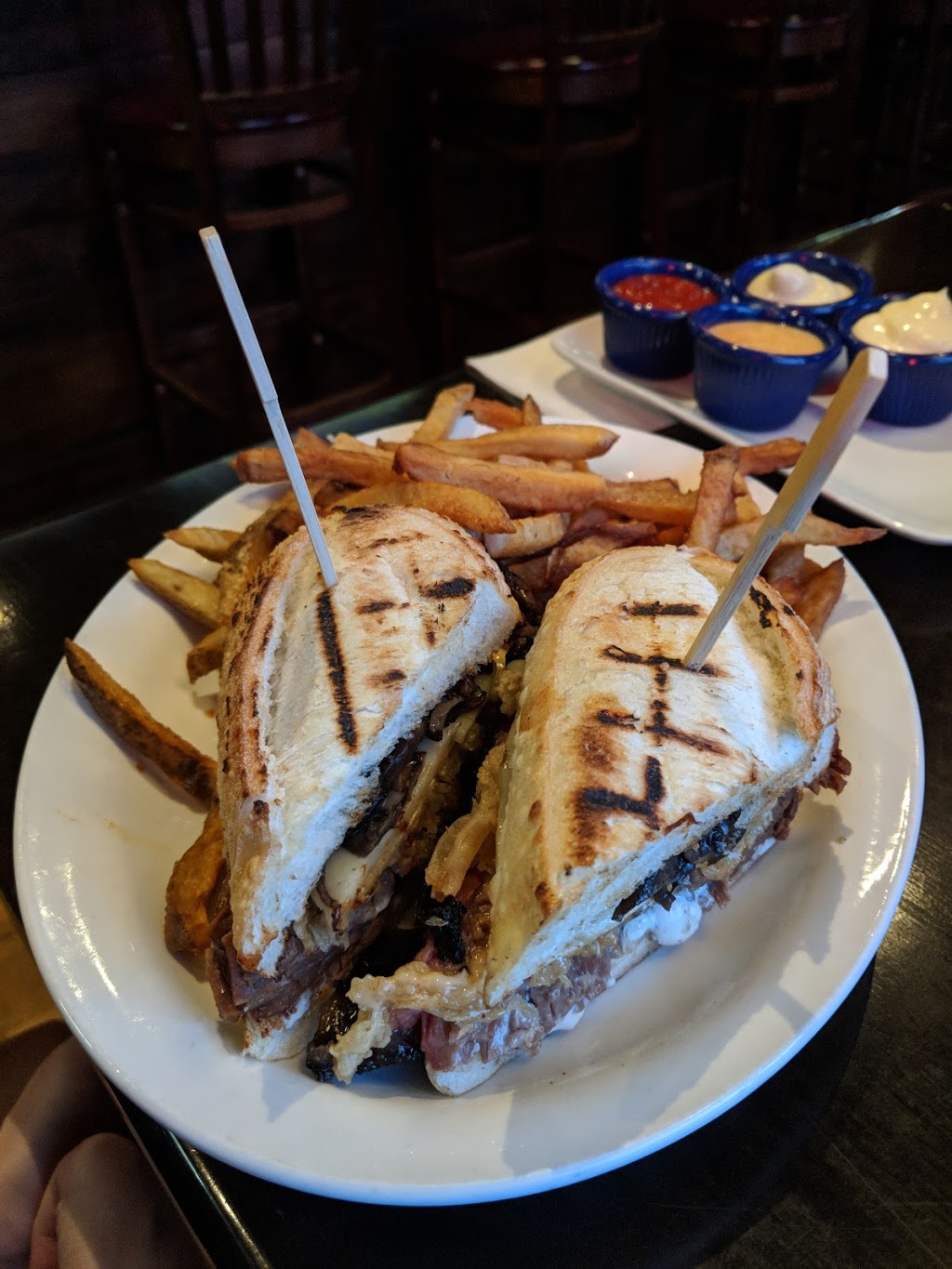 Rubs BBQ Américain | 699 Boulevard Curé-Labelle, Sainte-Rose, QC H7L 5R7, Canada | Phone: (450) 937-5558