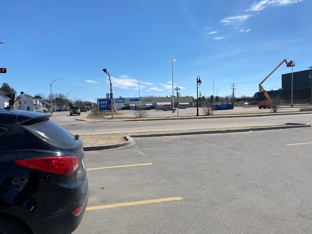Maxi Dolbeau-Mistassini St-Michel | 224 Boulevard St Michel, Dolbeau-Mistassini, QC G8L 4P5, Canada | Phone: (418) 276-9777