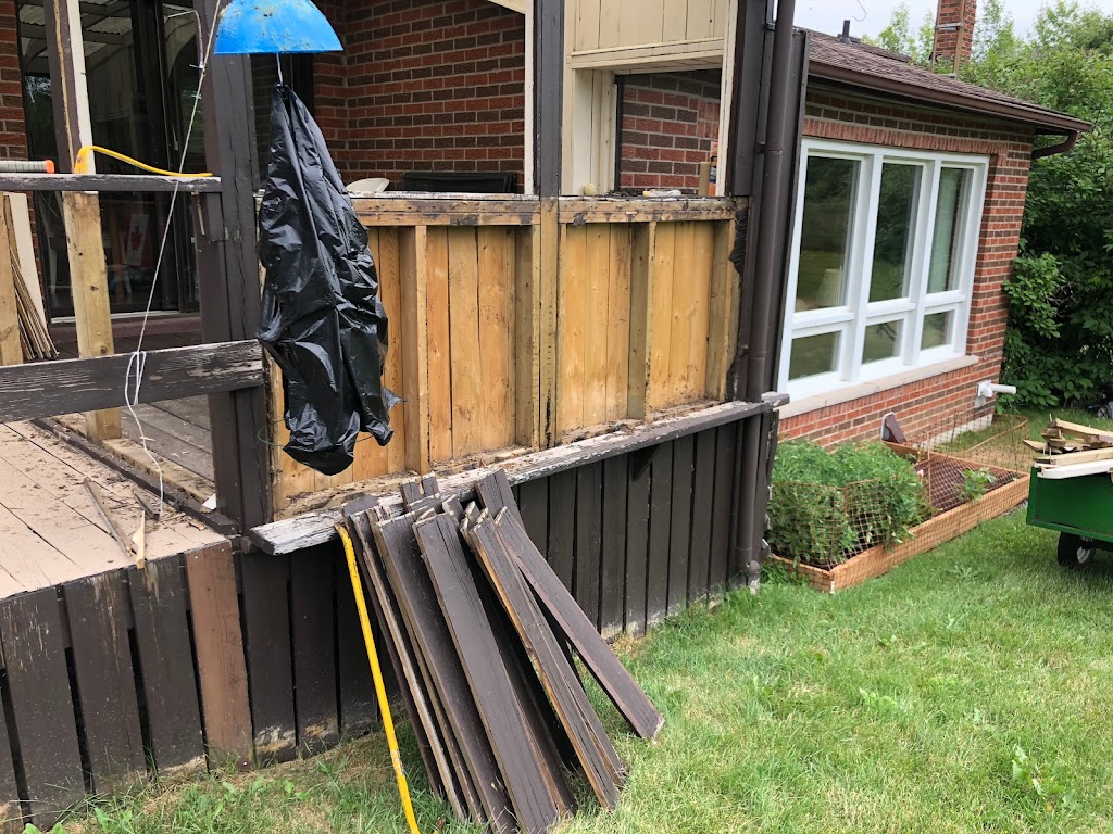 Master Deck Builder Etobicoke | 10 Neighbourhood Ln. #77, Etobicoke, ON M8Y 0A4, Canada | Phone: (647) 439-3541