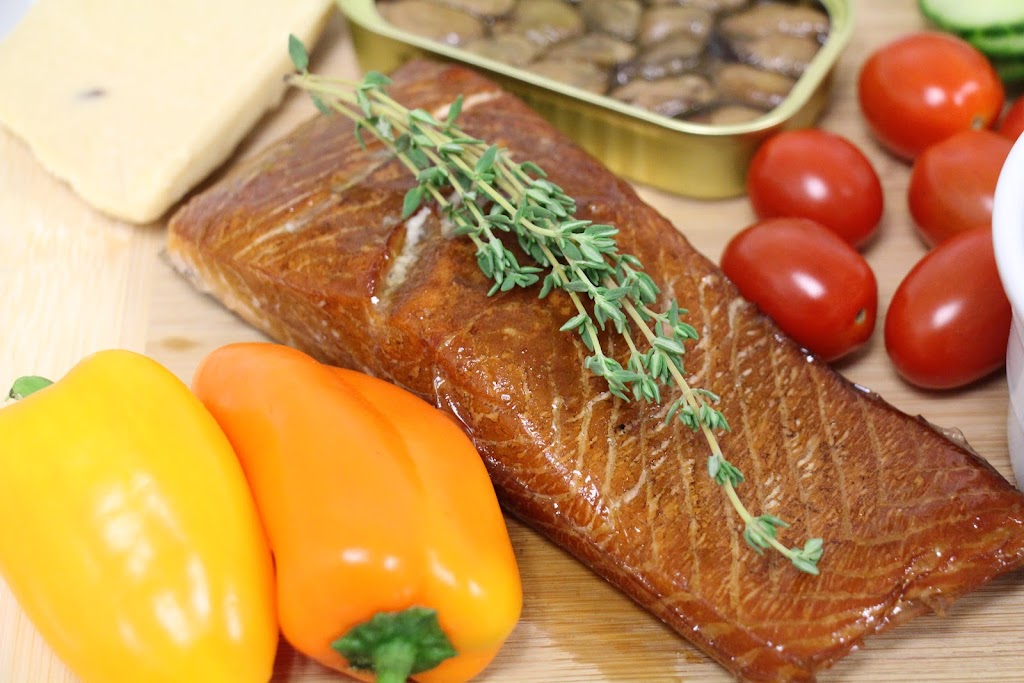 Métis Fish Market | 741 Yonge St, Midland, ON L4R 2E1, Canada | Phone: (705) 427-1427