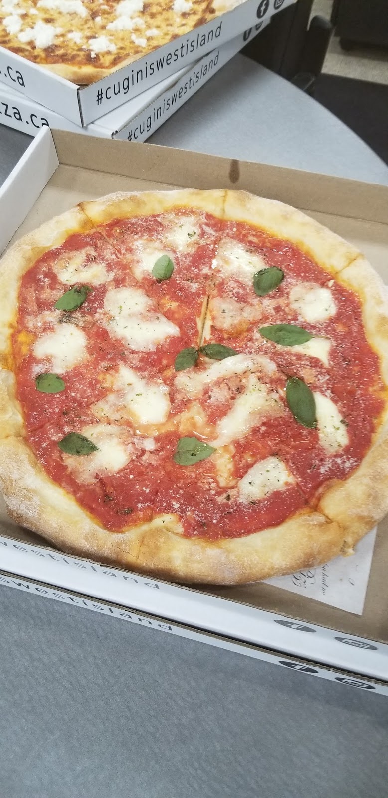 Cuginis Pizza Cafe | 275 Av Elm, Beaconsfield, QC H9W 2C8, Canada | Phone: (514) 693-3662