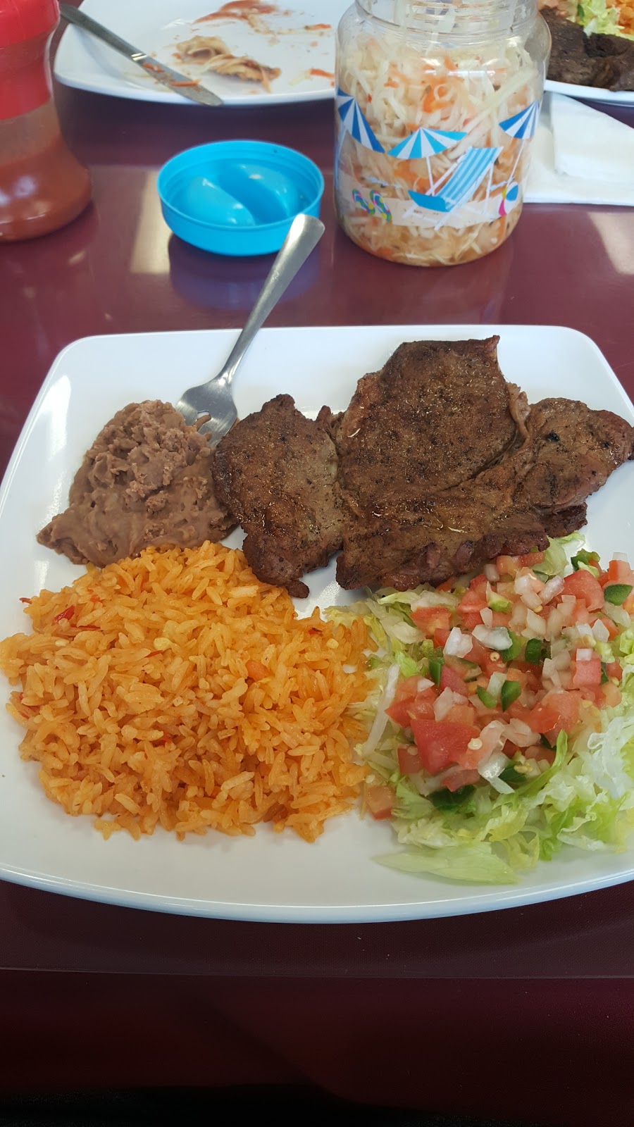 Mi Guanaquita | 120 Erie St S, Leamington, ON N8H 3B6, Canada | Phone: (519) 398-8110