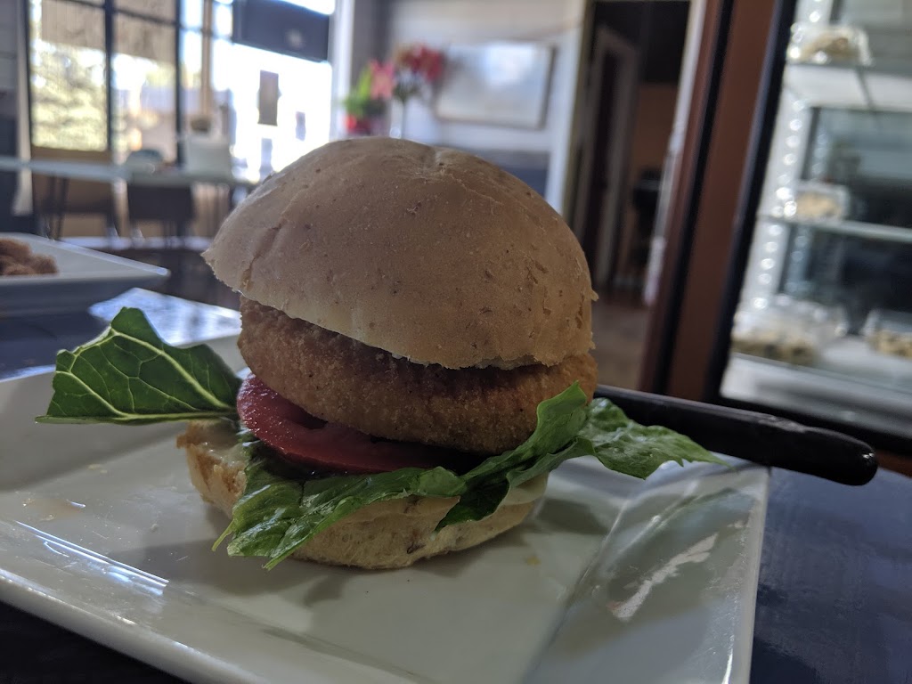 Sisters Boutique & Bistro | 130 Central Ave, Montmartre, SK S0G 3M0, Canada | Phone: (306) 424-2835