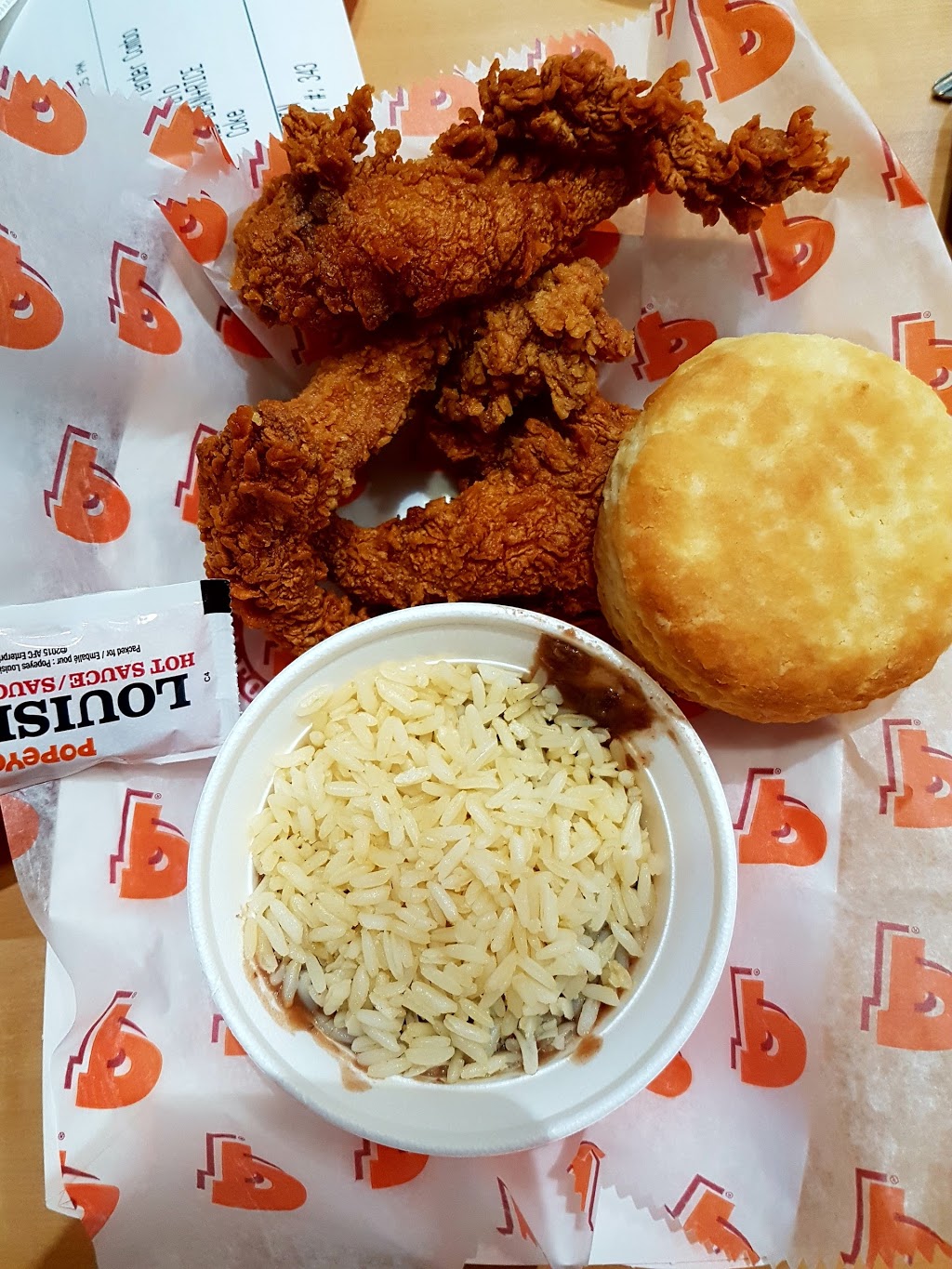 Popeyes Louisiana Kitchen | 3220 Monarch Dr Unit 6, Orillia, ON L3V 8A2, Canada | Phone: (705) 327-0005
