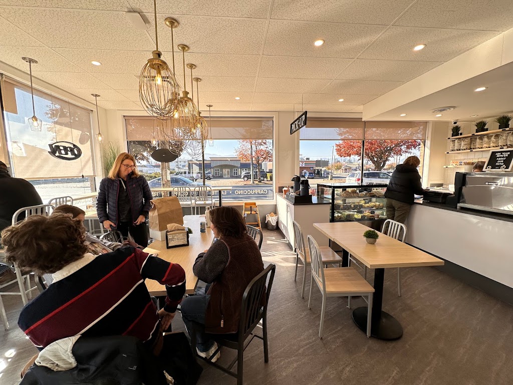 Mountain View Bakery & Delicatessen Ltd | 4561 Gertrude St, Port Alberni, BC V9Y 6J9, Canada | Phone: (250) 724-1813