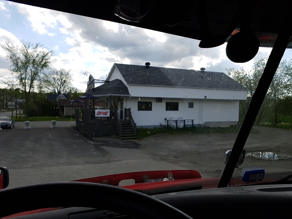 Resto Du Vieux Tonneau | 645 Rue Principale E, Cookshire-Eaton, QC J0B 1M0, Canada | Phone: (819) 875-3782