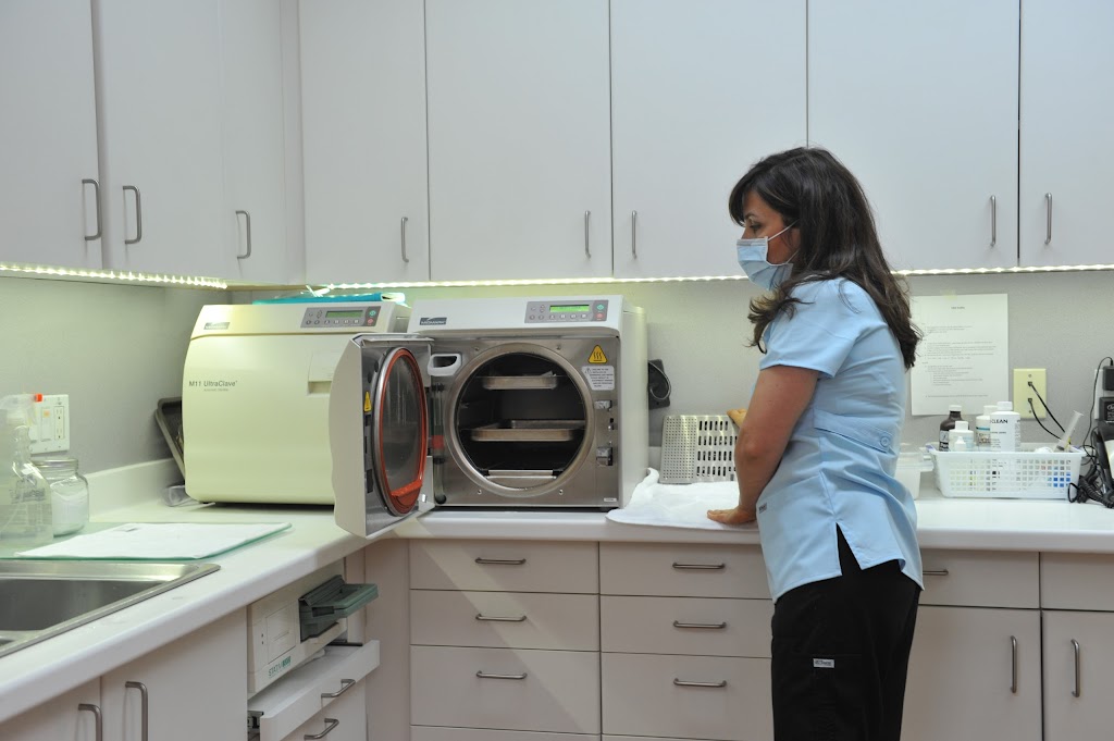 Mountainview Dental Centre | 1388 Main St, North Vancouver, BC V7J 1C6, Canada | Phone: (604) 984-3368