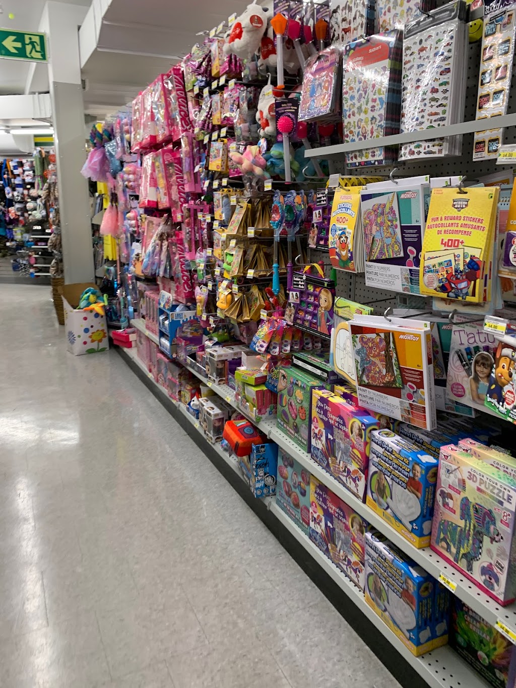 Dollarama | Kipling Plaza, 2141 Kipling Ave, Etobicoke, ON M9W 4K8, Canada | Phone: (416) 741-8158