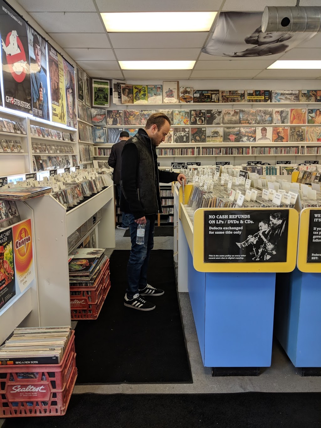 BJ Records & Nostalgia | electronics store | 13 Clapperton St, Barrie, ON L4M 3E4, Canada | 7057373031 OR +1 705-737-3031