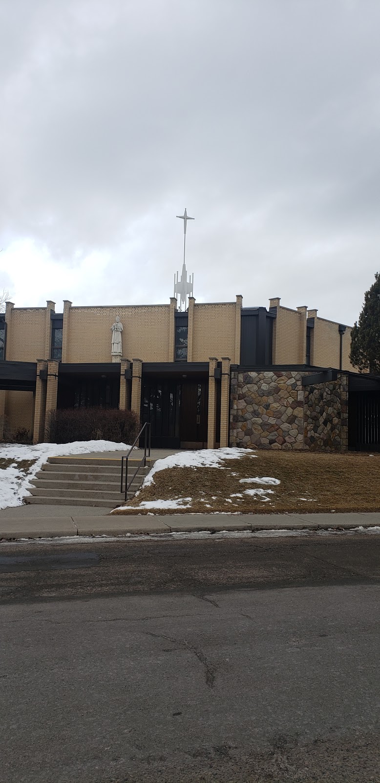 St. Pius X Parish | 2424 24 Ave NW, Calgary, AB T2M 2A2, Canada | Phone: (403) 289-3602