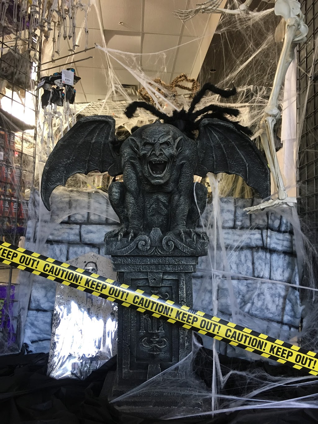 Halloween Expert | 204 Rue Baby, Joliette, QC J6E 2V5, Canada | Phone: (450) 394-4201