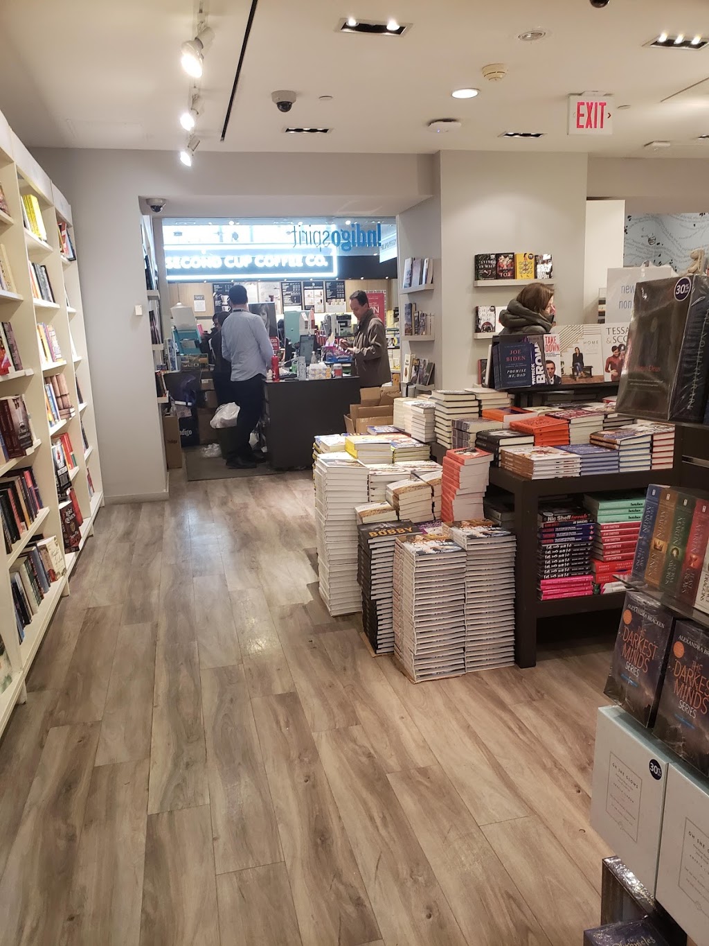 Indigo Books & Music | 600 University Ave, Toronto, ON M5G 1X5, Canada | Phone: (416) 979-9428