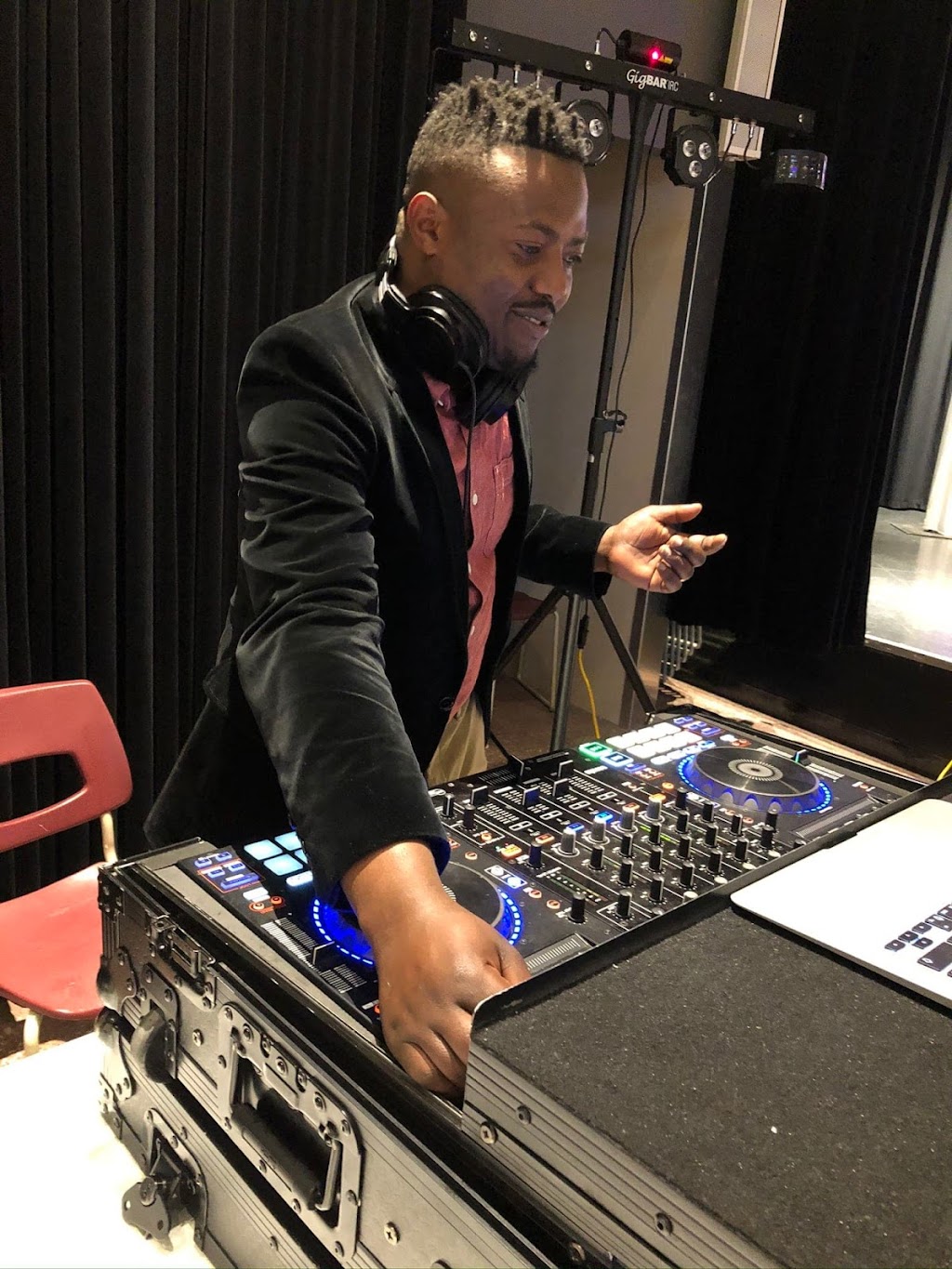 DJ Ferry Dee | 874 Rte du Président-Kennedy, Pintendre, QC G6C 1A6, Canada | Phone: (418) 265-8288
