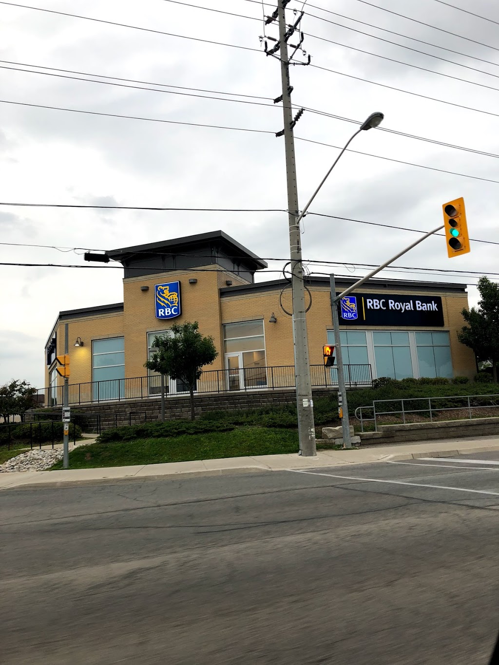 RBC Royal Bank | 495 Charolais Blvd, Brampton, ON L6Y 0M2, Canada | Phone: (905) 450-4000