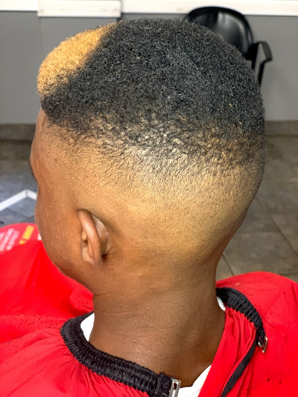 Frontline Unisex Hair Design | 53 Young St, Hamilton, ON L8N 1V1, Canada | Phone: (905) 527-1886