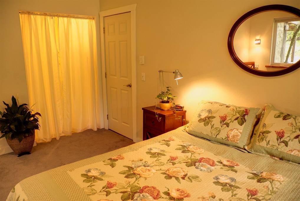 Red Fox Inn | 973 San Juan Dr, Friday Harbor, WA 98250, USA | Phone: (360) 317-1411