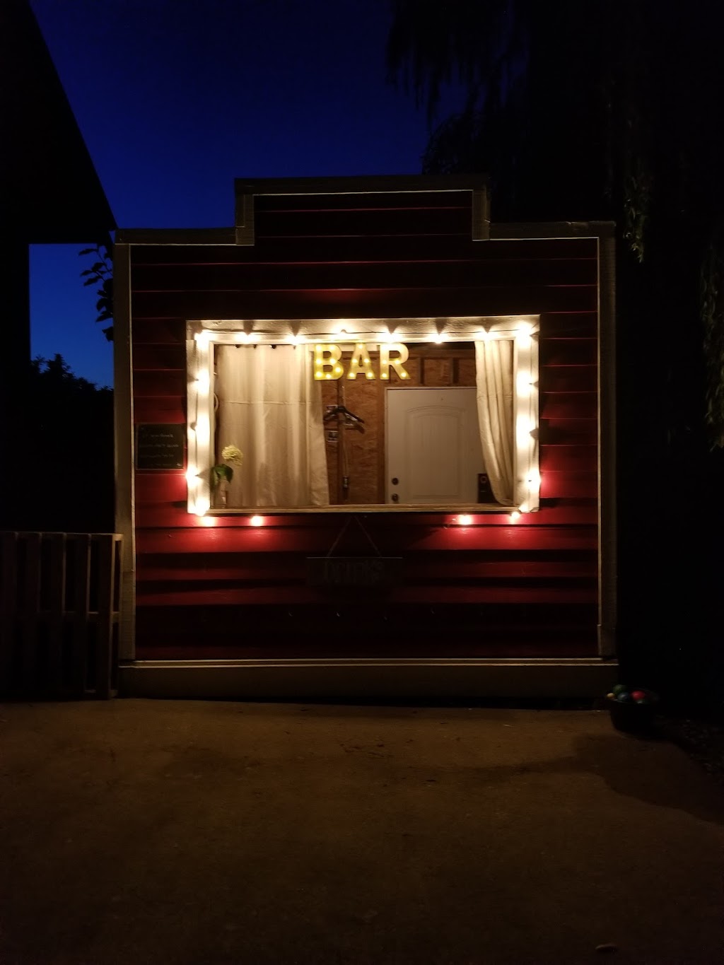 Shelbys Pond | 9977 Grigg Rd, Chilliwack, BC V2P 6H4, Canada | Phone: (604) 819-7662