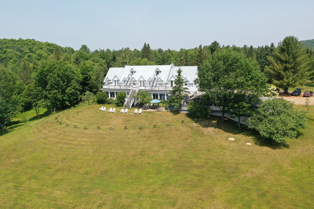 Auberge Val Carroll | 50 Chemin du Val Caroll, Harrington, QC J8G 2S6, Canada | Phone: (819) 242-7041