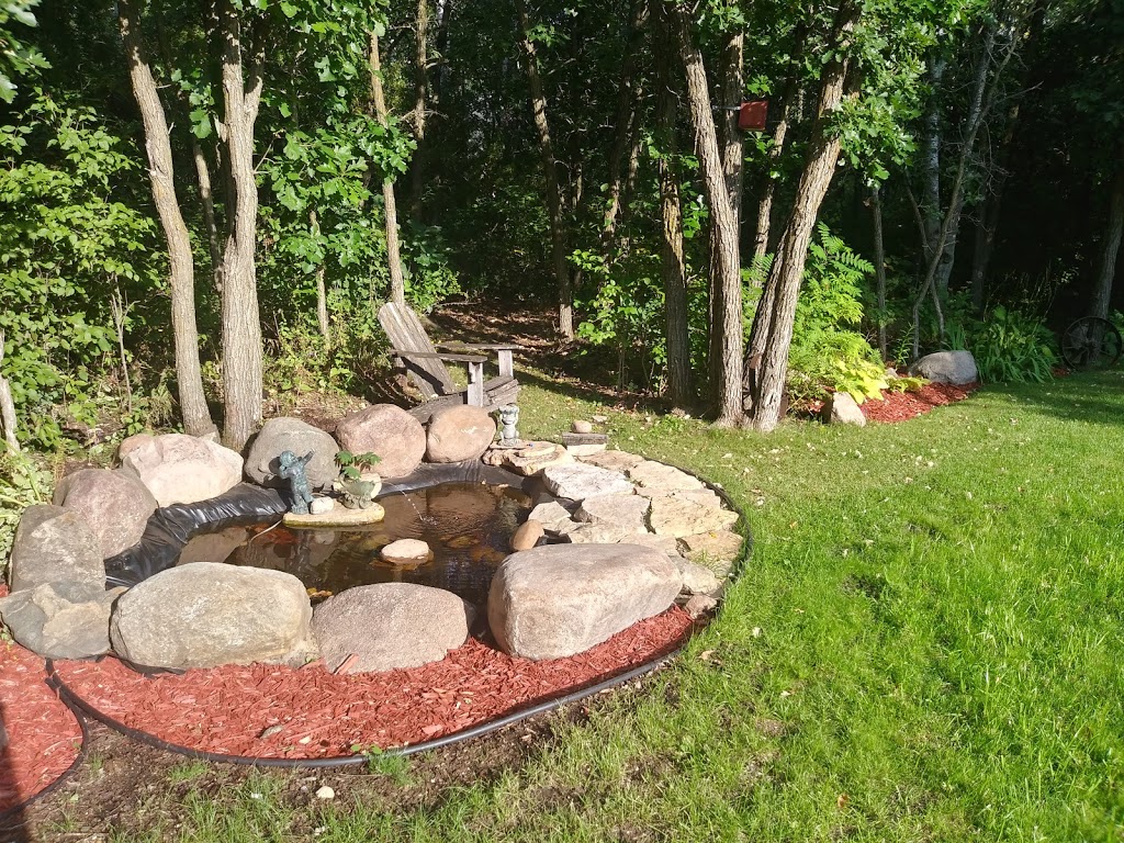 The Rustling Oak Guesthouse | 38150 Road 36N, La Broquerie, MB R0A 0W1, Canada | Phone: (204) 905-0057