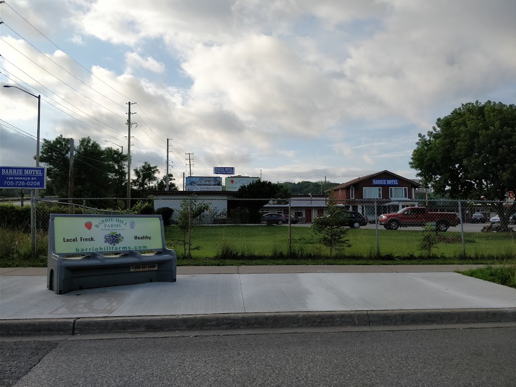 Barrie Motel | 120 Donald St, Barrie, ON L4N 5G7, Canada | Phone: (705) 726-0208
