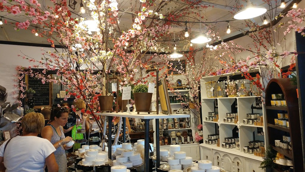 Wick Witch Candle & Bath | 108 St Lawrence St, Merrickville, ON K0G 1N0, Canada | Phone: (613) 665-1905