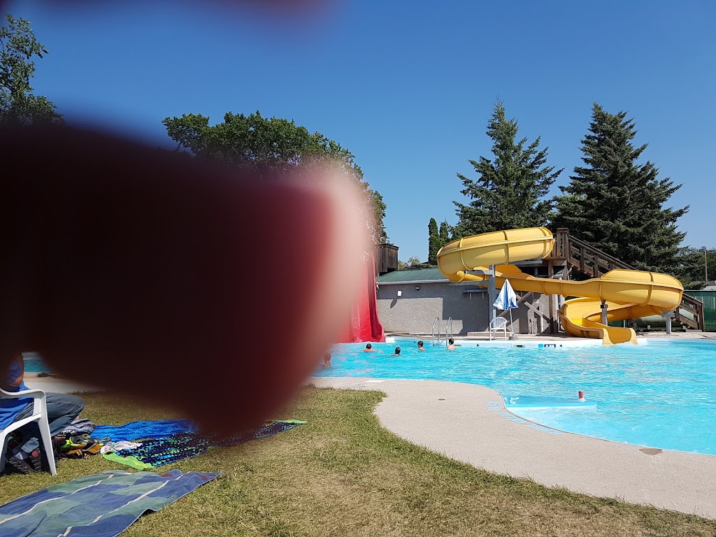 Manitou and Community Arena | 212 Carrie St, Manitou, MB R0G 1G0, Canada | Phone: (204) 242-2636