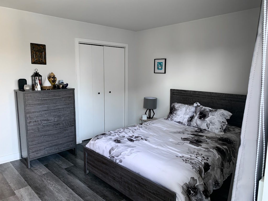 Mina Capital | 5155 DES, Sources Blvd, Dollard-Des Ormeaux, QC H8Y 3N9, Canada | Phone: (514) 663-1777