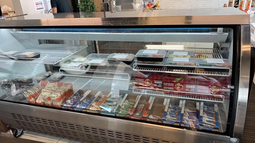 Fresh MTL Bistro Santé Laval (Golds Laval) | 1164 Rue Desserte O, Laval, QC H7X 4C9, Canada | Phone: (514) 502-5776