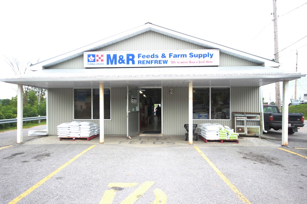 M & R Feeds & Farm Supply | 400 Raglan St S, Renfrew, ON K7V 1R8, Canada | Phone: (613) 432-8886