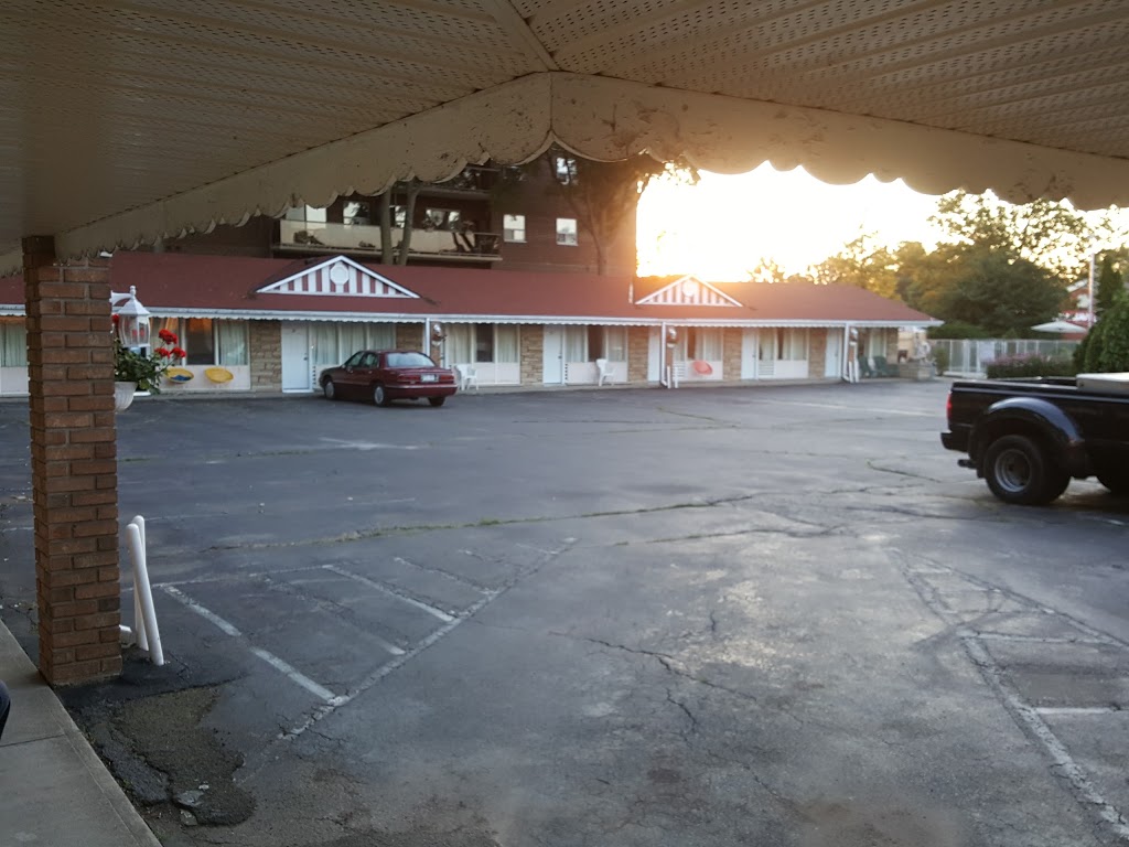 Sherwood Motel | 797 Colborne St, Brantford, ON N3S 3S3, Canada | Phone: (519) 756-5261