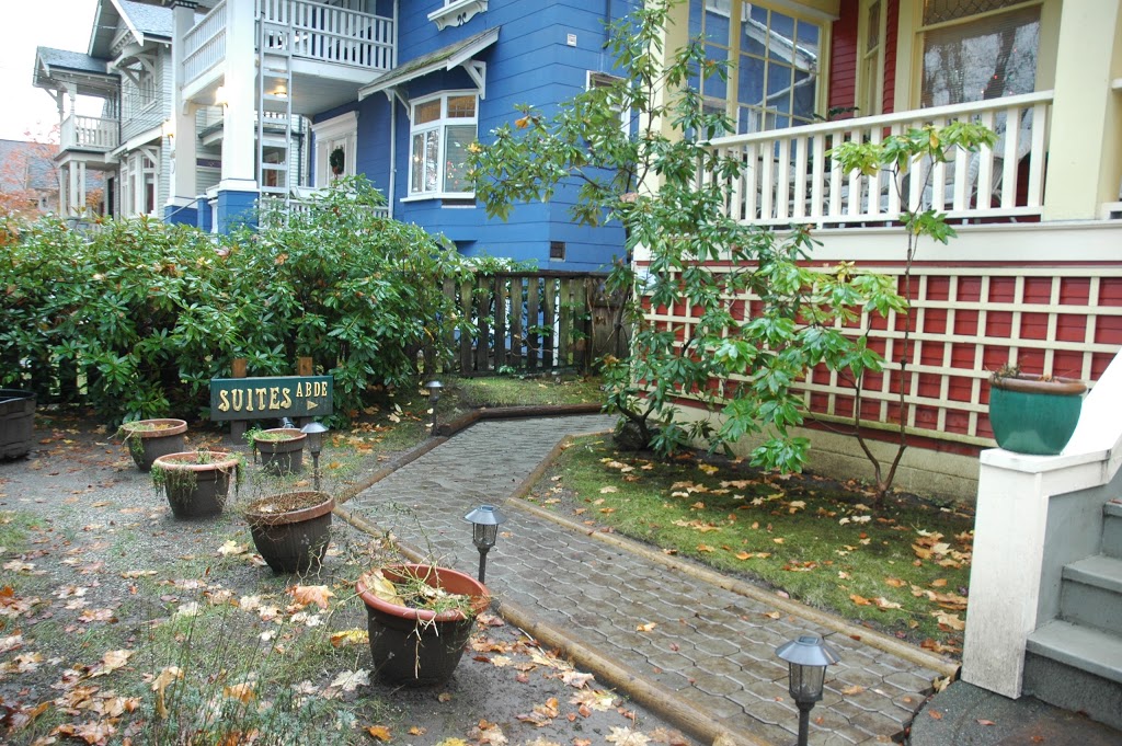 Douglas Guest House | 456 W 13th Ave, Vancouver, BC V5Z 2V8, Canada | Phone: (604) 872-3060