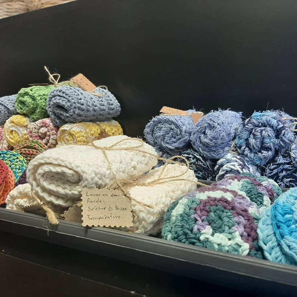Bouquet & Brindille | 2412 Rue Bellerose, Longueuil, QC J4L 4H9, Canada | Phone: (514) 805-0219
