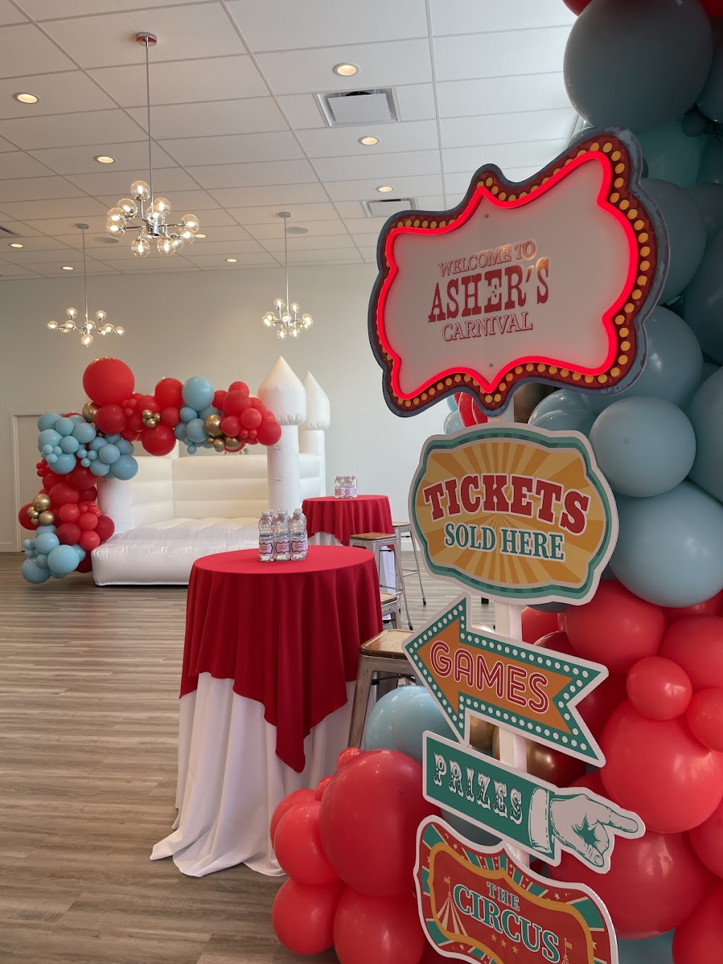 Haute Balloon | 1795 Rue de Salaberry, Montréal, QC H3M 1K5, Canada | Phone: (514) 664-0096