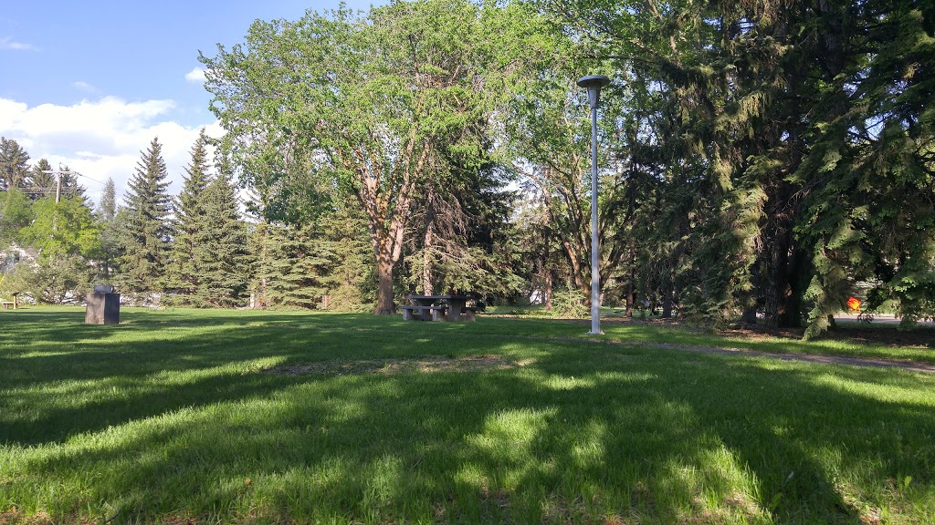Belgravia Park | 116 St NW, Edmonton, AB T6G 0G1, Canada | Phone: (780) 437-1866