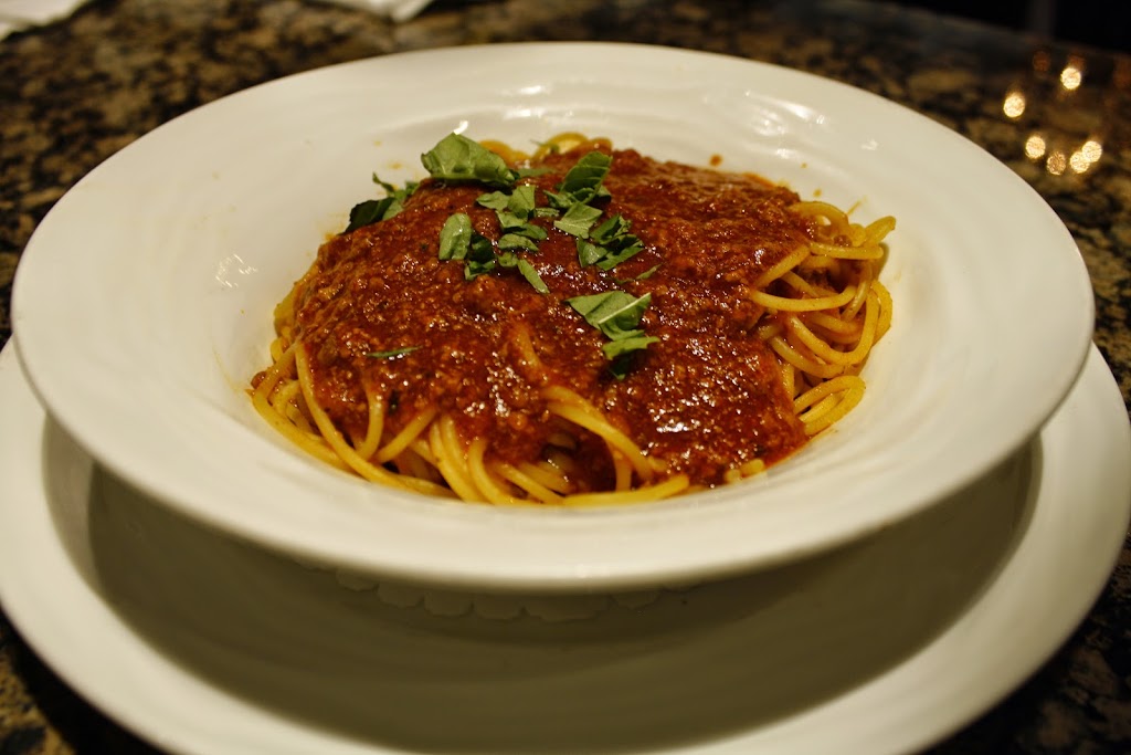 Restaurant Di Menna | 6313 Rue Jarry E, Saint-Léonard, QC H1P 1W1, Canada | Phone: (514) 326-4200