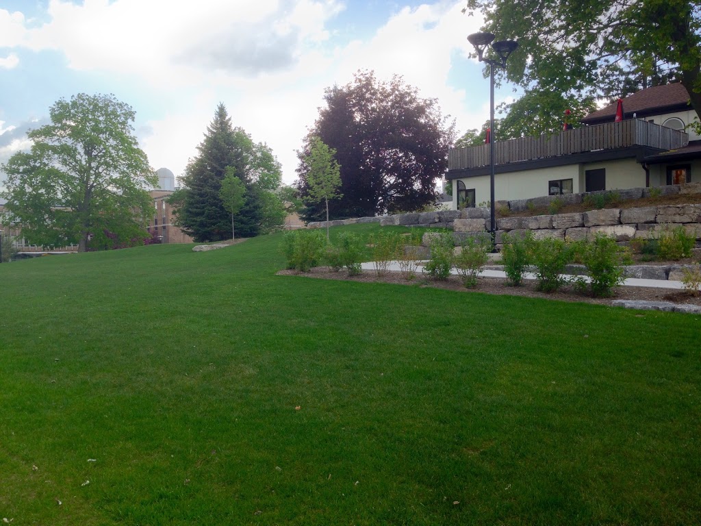 Gradhouse Green | 200 University Ave W, Waterloo, ON N2L 3G1, Canada