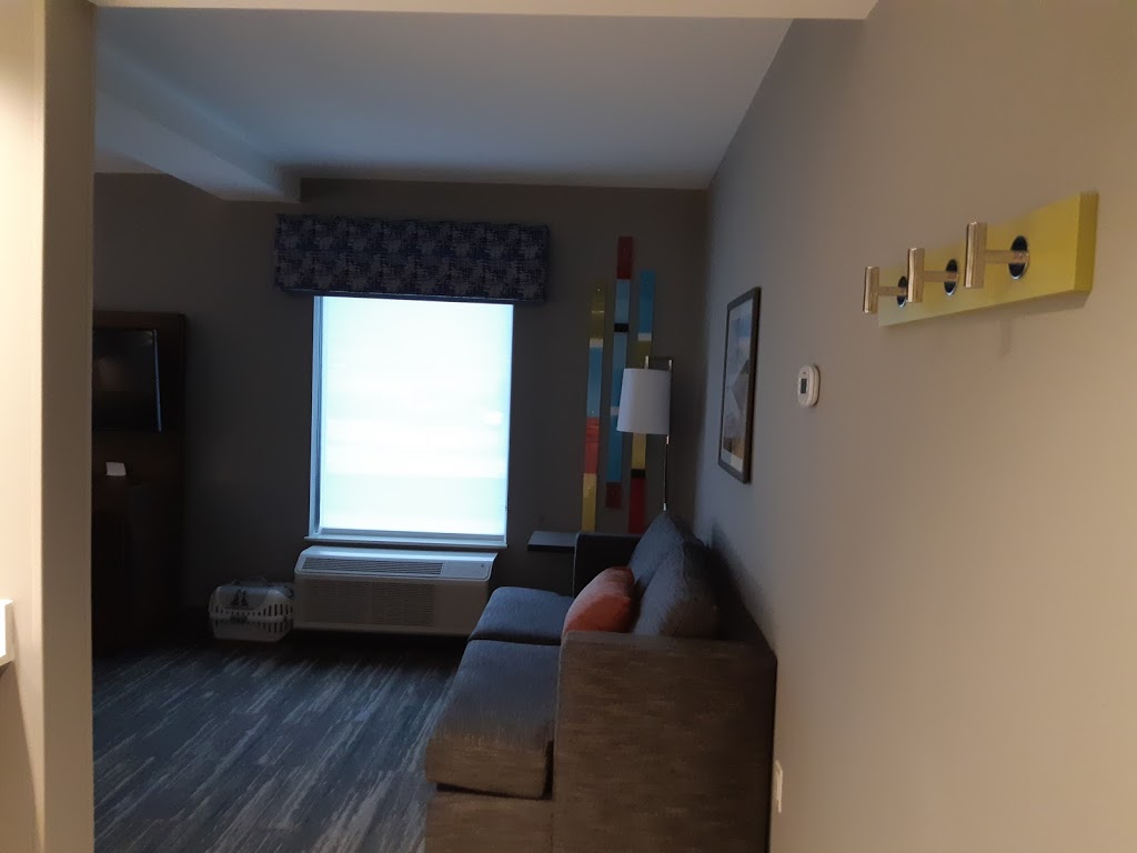 Hampton Inn & Suites by Hilton Kelowna Airport | 1665 Innovation Dr, Kelowna, BC V1V 2Y9, Canada | Phone: (250) 765-9042