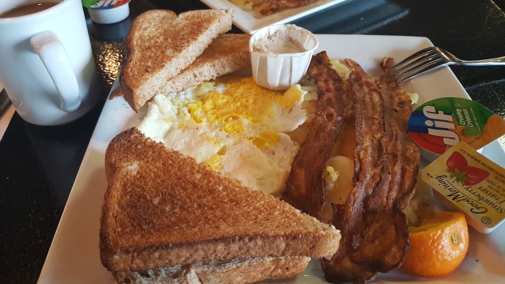 Le Célébrité | 3495 Boulevard Taschereau, Saint-Hubert, QC J4T 2G2, Canada | Phone: (450) 678-5050